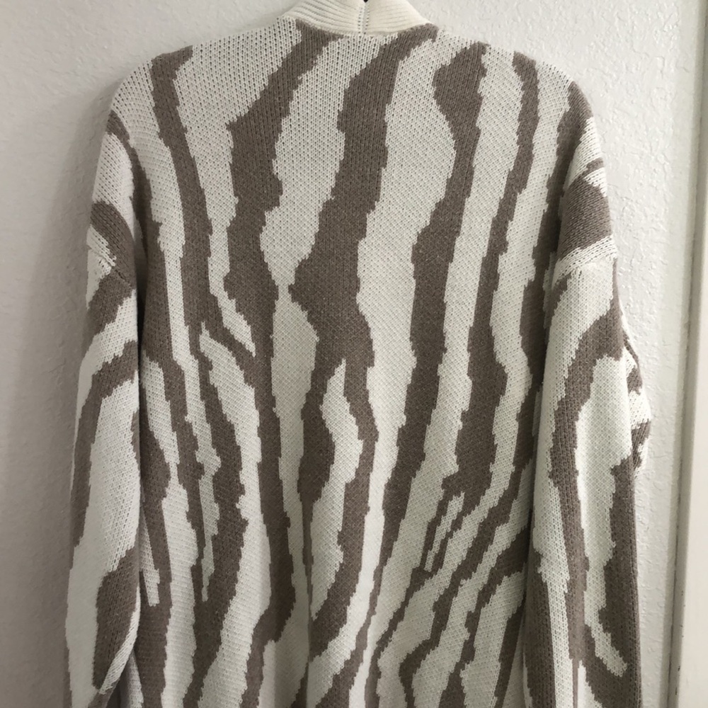 Express Snake Pattern Knitted Cardigan - image 3
